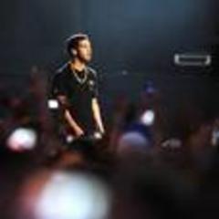 rapper drake leads bet nominations
