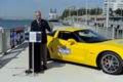 by bus or boat, race fans can make travel plans for detroit's grand prix